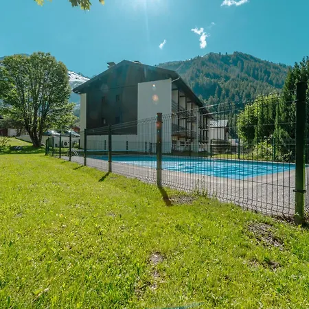דירה De Balme W/shared Pool & Near Slopes - Happy שאמוני