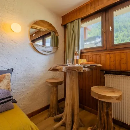 De Balme W/shared Pool & Near Slopes - Happy *
